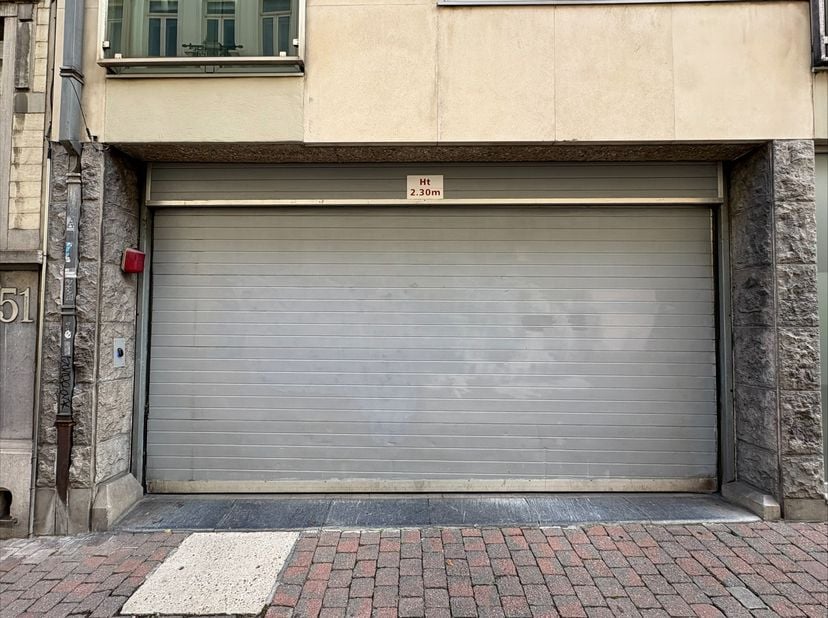 Garage te huur in Rue Bosquet 47,
                    1060 Sint-Gillis