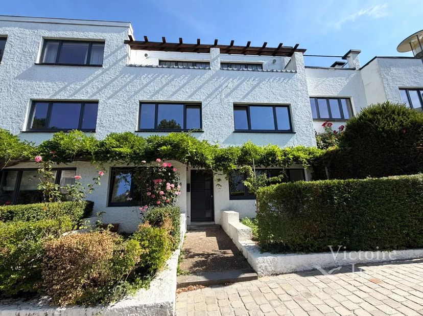 Gepresenteerd door Guillaume Letellier - 02 777 15 23 - guillaume.letellier@victoire.be<br />
Victoire Junot biedt u in Ukkel, vlakbij het Coghenplein