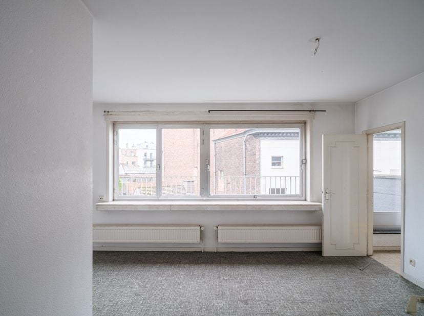 Au cœur animé de Gand, à distance de marche du Zuid, se trouve ce charmant appartement sous les toits dans un petit immeuble. Ici, vous vivez en toute