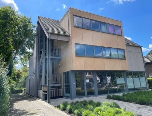                                         Bureaux à louer à Emblem, € 1.750
