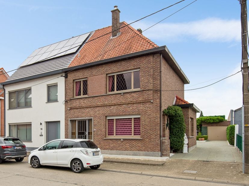 Huis te koop in Hammestraat 16,
                    9220 Moerzeke