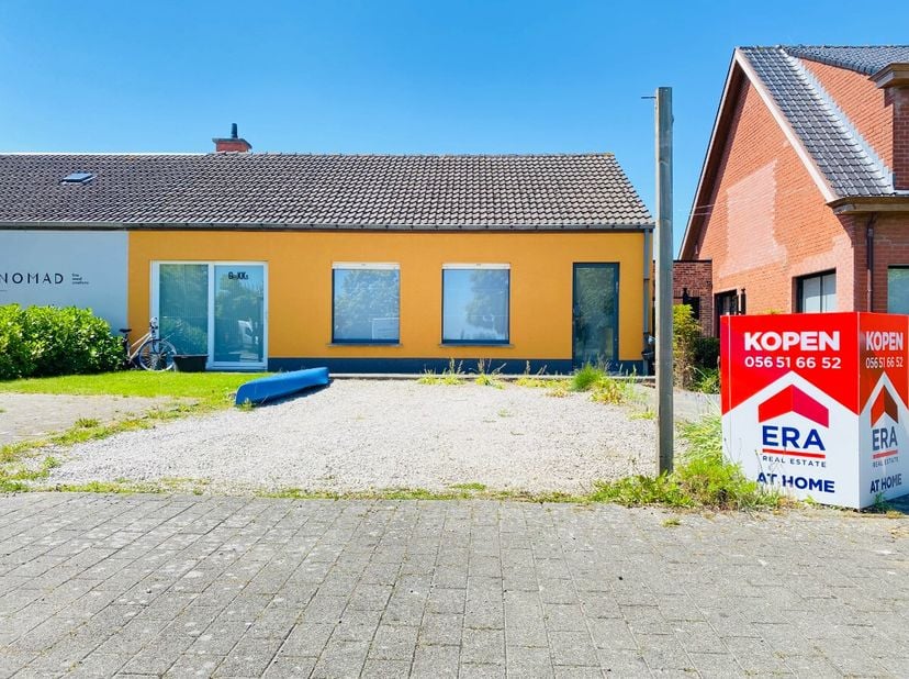 [[ CE BIEN PARTICIPE À LA JOURNÉE MAISONS OUVERTES ERA LE 13/6 DE 13:00 À 14:00 ]] Moorslede - Maison de 3 chambres à vendre.Disposition:En entrant pa