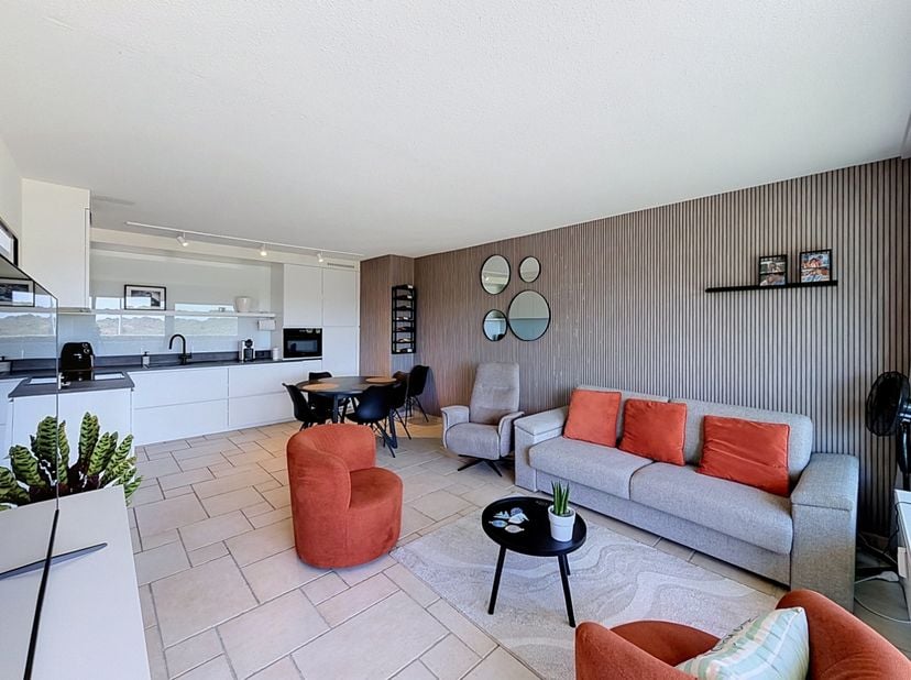 Instapklaar gelijkvloers appartement op topligging in Nieuwpoort-Bad, op wandelafstand van het strand, de Zeedijk, winkels en het openbaar vervoer.<br