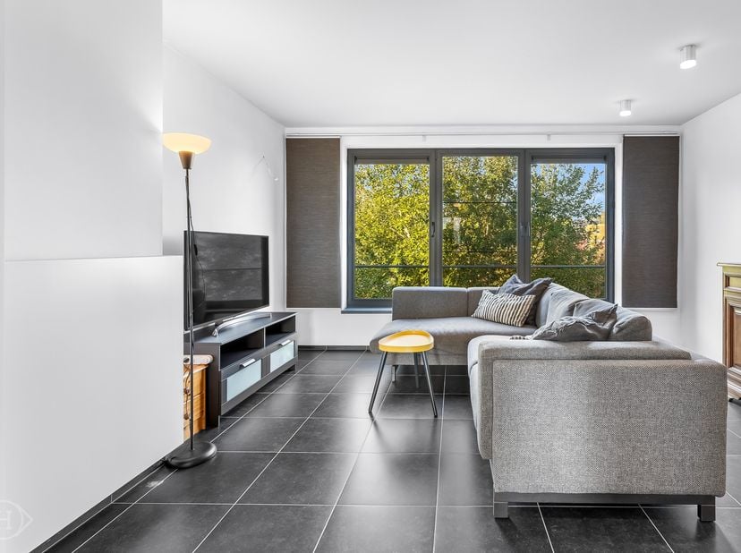Op een strategische ligging in het centrum van Heverlee bevindt zich dit moderne duplexappartement (bouwjaar 2010), afgewerkt met oog voor comfort en