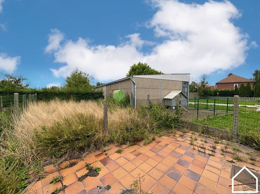 Te renoveren woning in Langemark-Poelkapelle biedt een tal van mogelijkheden<br />
<br />
Ontdek de vastgoedvideo; https://youtube.com/embed/EBzr-rnVY