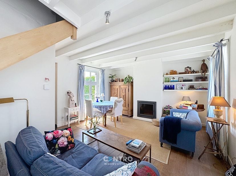 Charmant gerenoveerde woning met 3 slaapkamers, 3 badkamers en ZUIDgerichte tuin in het hart van Lissewege!<br />
<br />
Welkom in deze sfeervol geren