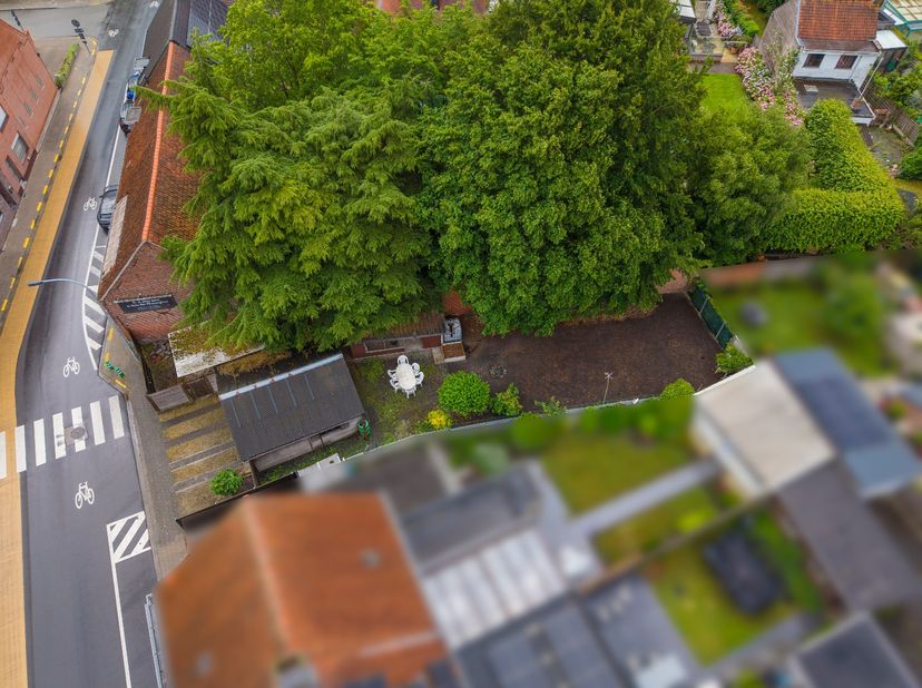 Op zoek naar een bouwgrond waarop u uw plannen op eigen tempo kan realiseren? Deze bouwgrond in de Leiestraat te Kuurne heeft een oppervlakte van 323