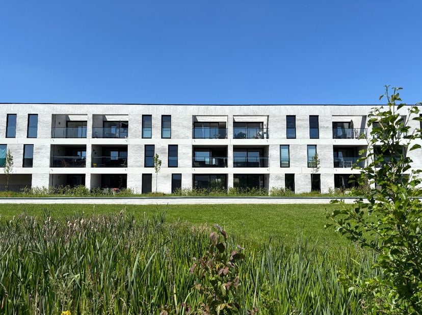 Een rustig gelegen appartement met 2 slaapkamers....<br />
<br />
In een nieuwe ontwikkeling vinden we deze mooie residentie met op de 1e verdieping d