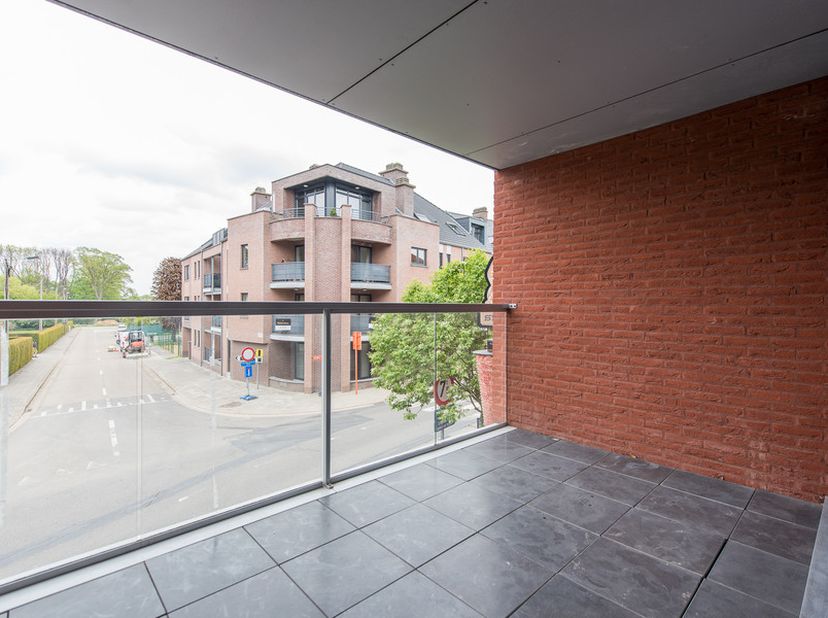 Instapklaar appartement gelegen in het centrum van Diepenbeek, Dr.J.Grouwelsstraat 1 bus 11.<br />
Uitermate praktische locatie met alle dagelijkse vo