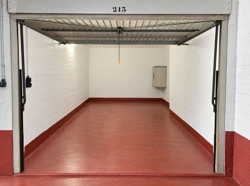Garage à vendre à Ernestinelaan 2,
                    1050 Ixelles