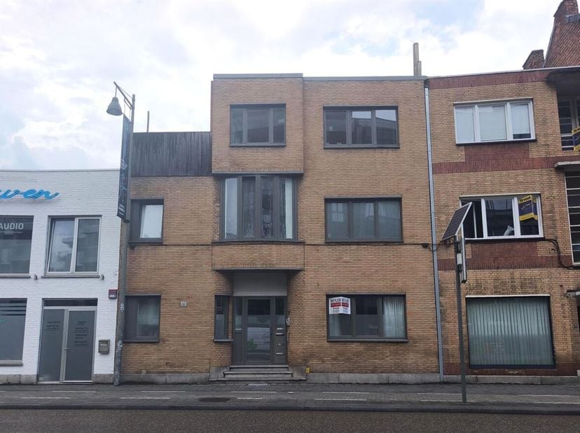 Appartement confortable au rez-de-chaussée avec véranda et jardin privé à Hasselt<br />
Situation<br />
Cet appartement de rez-de-chaussée bien entret