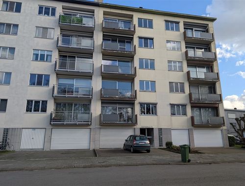                                         Appartement à louer à Merksem, € 875
