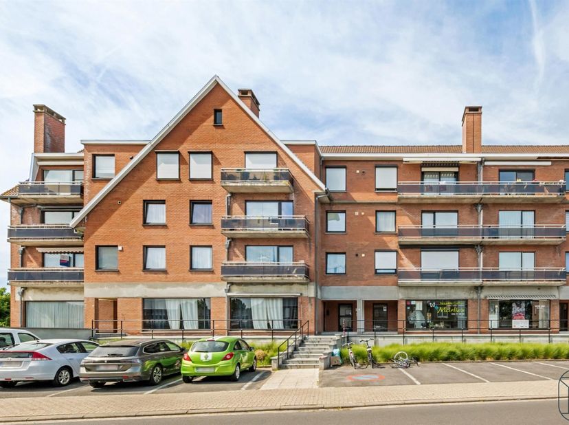 Te koop: ruim 2-slaapkamerappartement op centrale ligging in Kuurne<br />
<br />
In het centrum van Kuurne bevindt zich dit verzorgde appartement me