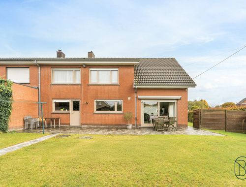                                        Maison à vendre à Beveren-Leie, € 315.000
