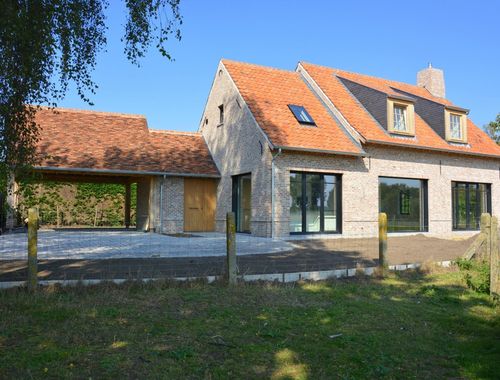                                         Villa te huur in Jabbeke, € 1.850
