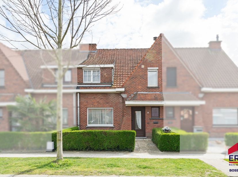 Huis te koop in Koning Leopold III-laan 12,
                    8530 Harelbeke