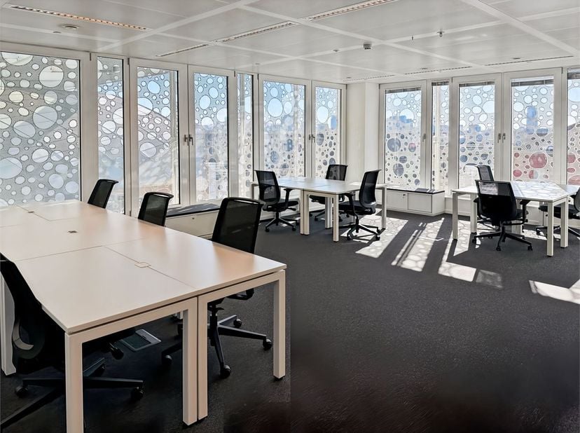 Vind een flexibele optie voor uw bedrijf met een kantoortuin die teams van elke grootte ondersteunt.Maak een thuishaven voor uw bedrijf met 45 vierkan