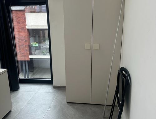                                         Kot-Kamer te huur in Genk, € 375
