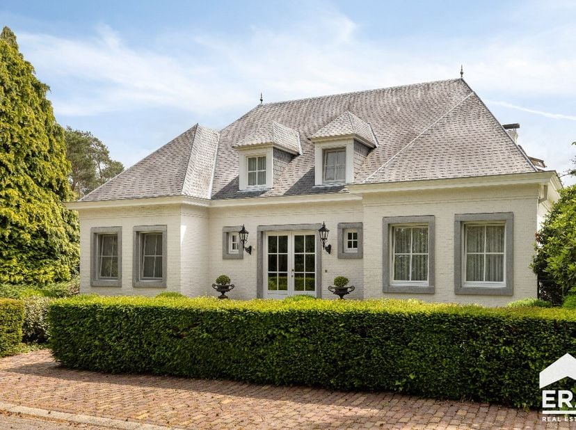 Huis te koop in Rogier van der Weydendreef 12,
                    3920 Lommel