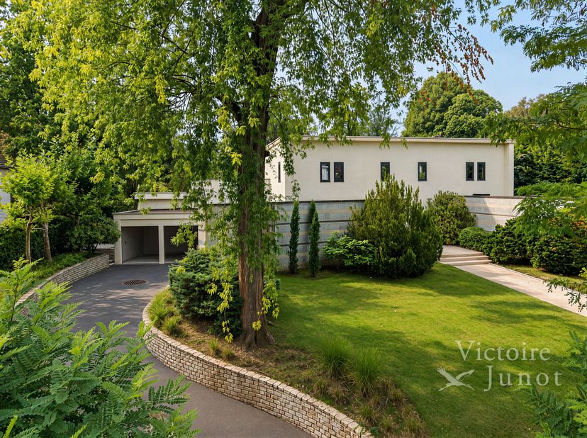 Huis te koop in ,
                    1180 Ukkel