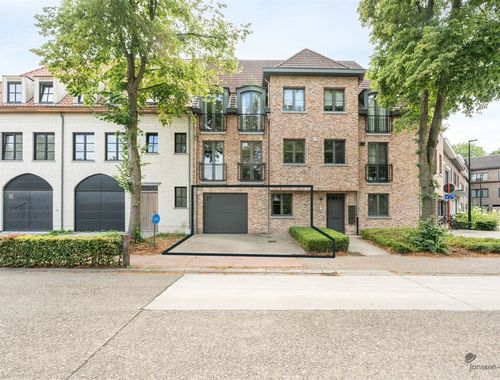                                         Gelijkvloers app. te koop in Schilde, € 435.000
