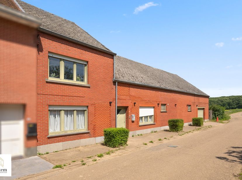 Unieke renovatiekans op uitzonderlijke locatie in Aarschot<br />
<br />
Op zoek naar een eigendom die rust, privacy en een exclusieve ligging combinee