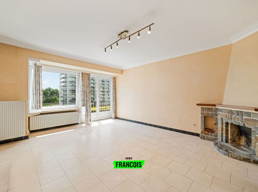 Appartement te koop in Troonstraat 33 bus 0202,
                    8400 Oostende