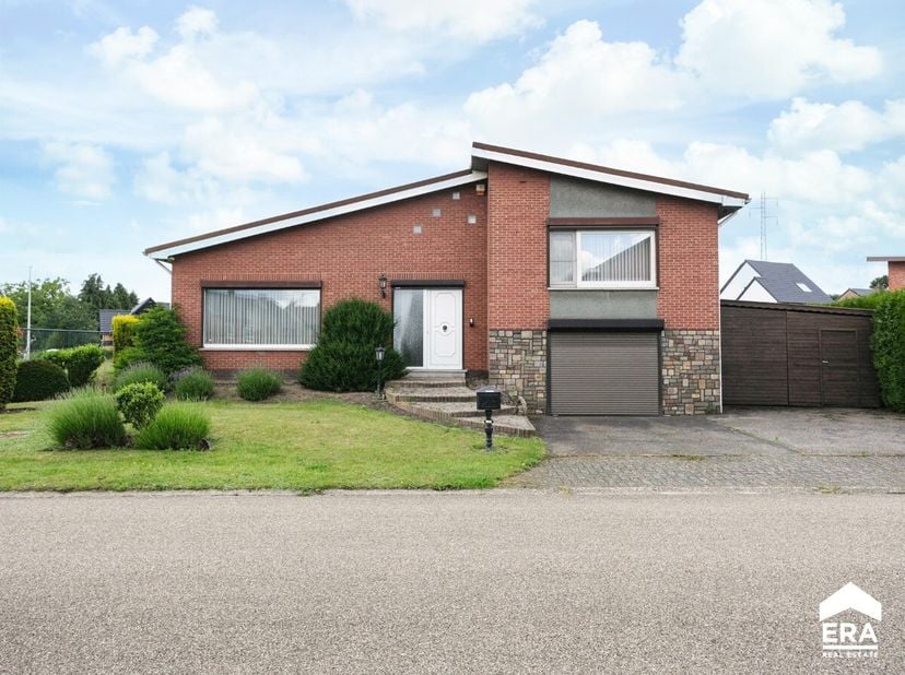 Ruime split-levelwoning op toplocatie nabij het centrum van Zolder.Op een uitstekende locatie, vlak bij het centrum van Zolder, vindt u deze degelijk