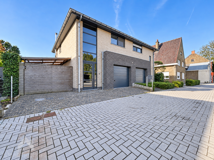Huis te koop in Oudstrijdersstraat 19,
                    9700 Nederename