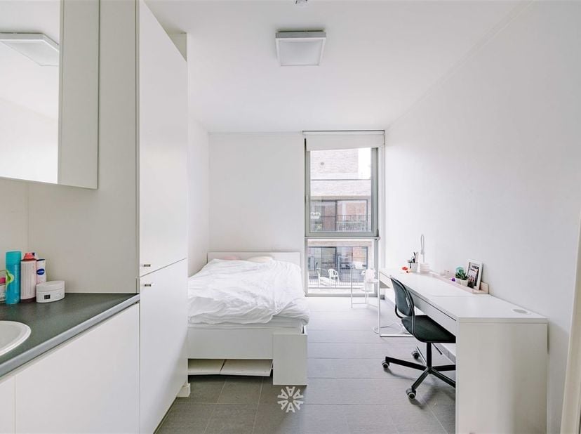 GENT CENTRUM - Trendy studentenkamer op uitstekende locatie<br />
Deze interessante investeringsopportuniteit is gelegen op de tweede verdieping van R