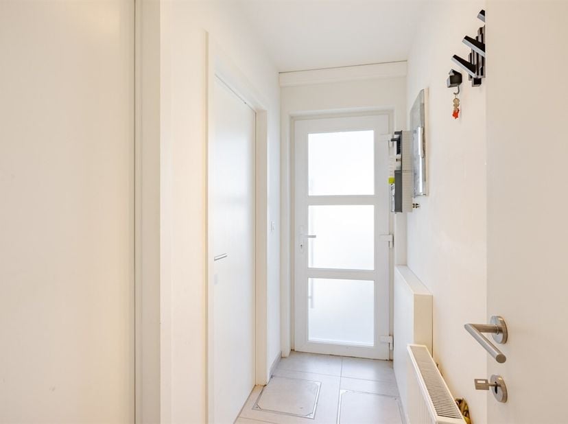 Afspraak bezoekdag TELEFONISCH via Jari Wante op 0470/21.14.82.<br />
Ontdek deze moderne, energiezuinige woning die volledig gerenoveerd werd in 2020
