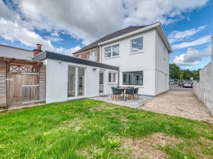Huis te koop in Beke 19,
                    9950 Waarschoot