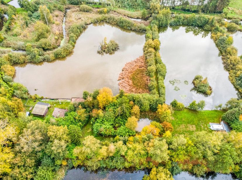 Gelegen in Kievermonts Moleneynde te Geel bevindt zich dit perfect onderhouden perceel. Dankzij deze ligging genieten we hier van een rustige en groen