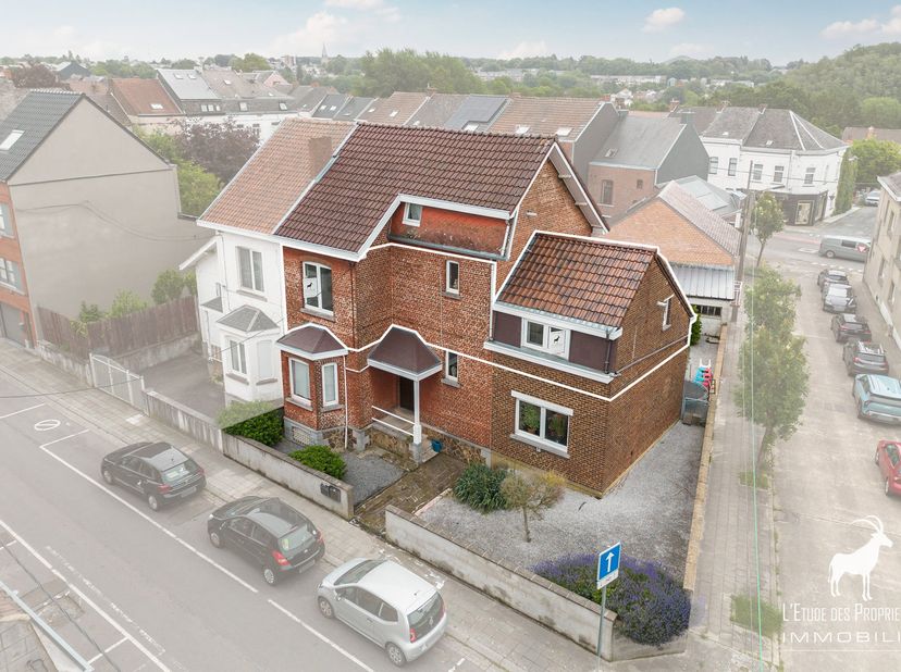 Référence Agence : L7170-114<br />
VISITE VIRTUELLE : https://envisite.net/vtour/fr/buul3s/frame<br />
Découvrez ce magnifique appartement situé au 2è