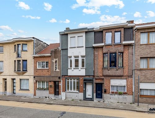                                         Maison à vendre à Sint-Niklaas, € 325.000
