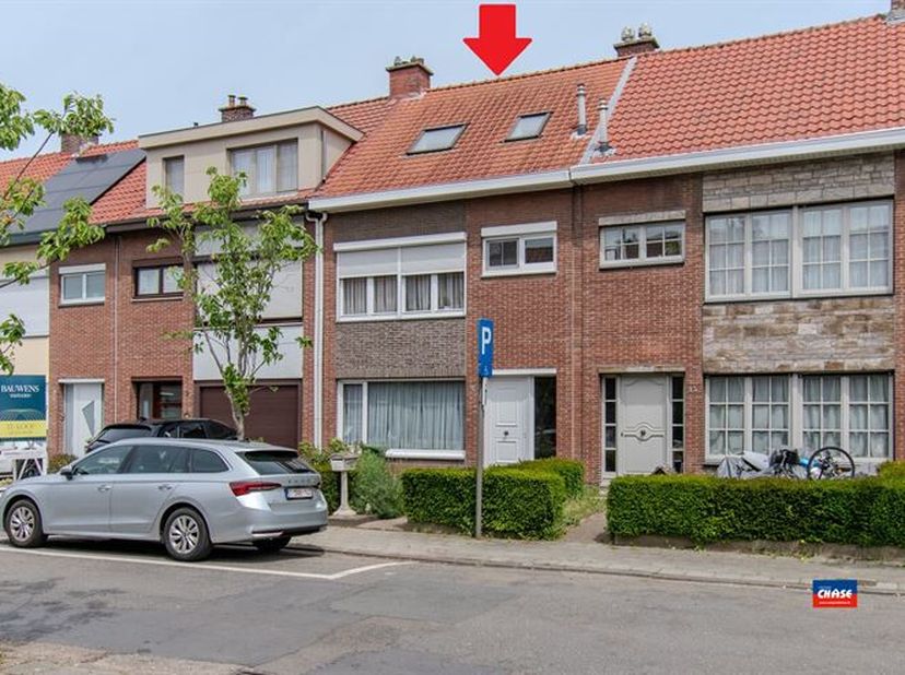 HOBOKEN | GUNSTIG GELEGEN GEZINSWONING MET DRIE SLAAPKAMERS, ZOLDERKAMER EN TUIN OP EEN TOTALE GRONDOPPERVLAKTE VAN 168m² | EPC C |<br />
Indeling als