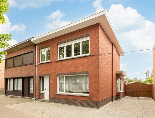                                         Usage mixte à vendre à Brasschaat, € 479.000
