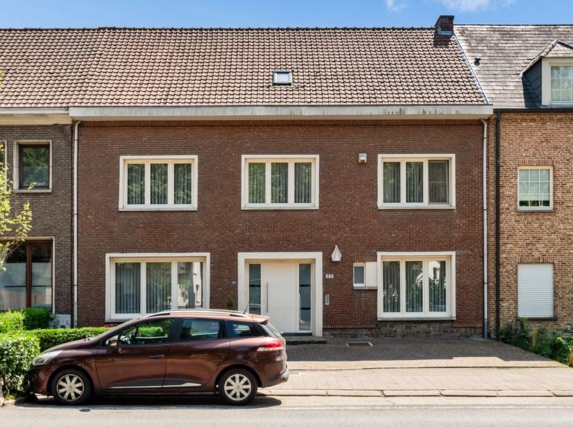Bezoekmoment zaterdag 25 juli om 11u (tot 12u30). Enkel na inschrijving via reactie op deze advertentie of via steven@vg123.be. Centraal gelegen gezin
