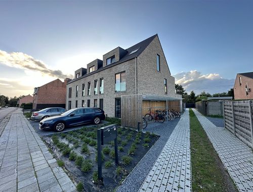                                         Gelijkvloers app. te huur in Hofstade, € 1.100
