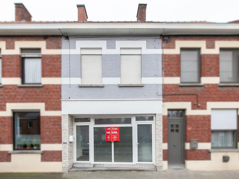 Huis te koop in Mandellaan 338,
                    8800 Roeselare