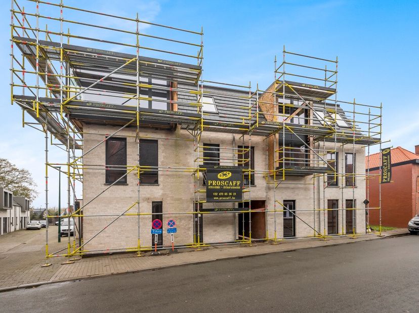 Dit hedendaagse &amp; kwalitatieve nieuwbouwproject zal binnenkort de nieuwe thuis worden van 5 ruime en lichtrijke appartementen. Met 5 moderne apparteme