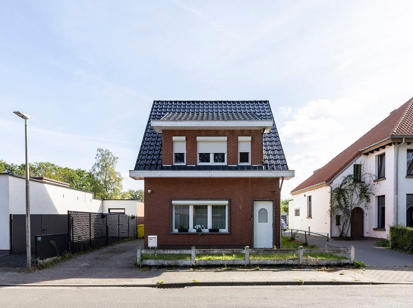 Huis te koop in Achterstraat 5,
                    2910 Essen