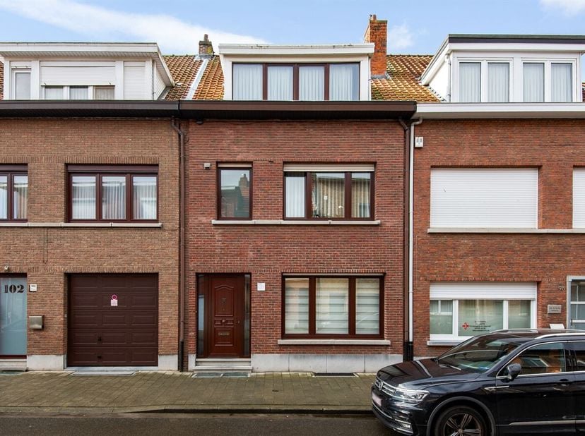 Journée portes ouvertes le 14 mars de 9h30 à 22h30<br />
Maison prête à être emménagée (164 m²) avec 4 chambres, 2 salles de bains et jardin<br />
Des