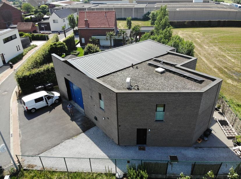 Huis te koop in Zuster Vandorpestraat 8,
                    8710 Ooigem