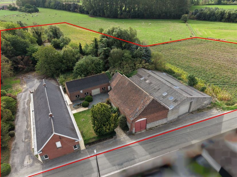 Maison à vendre à Rue de Condé 63,
                    7532 Beclers