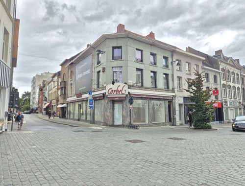                                         Kantoorgebouw te huur in Aalst, € 1.450
