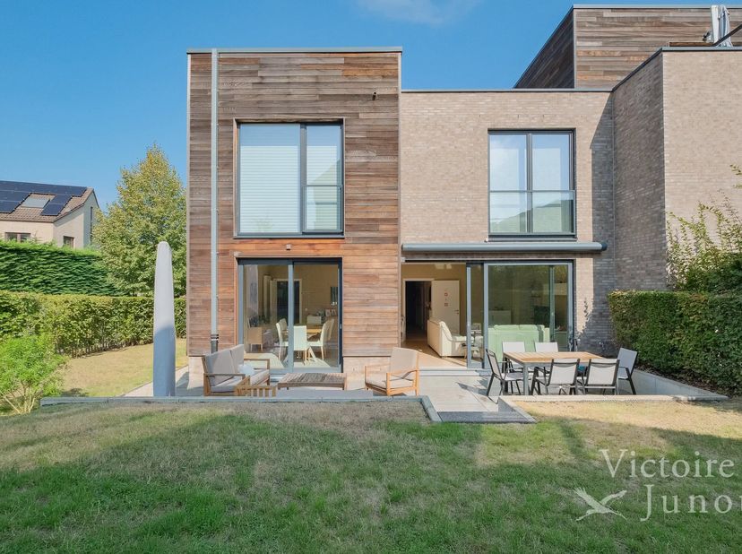 Maison à louer à ,
                    1180 Uccle