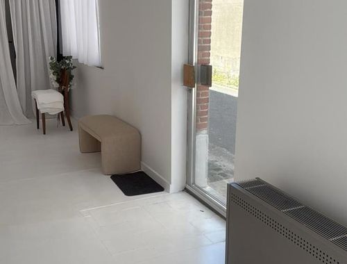                                         Handelszaak te huur in Dendermonde, € 800
