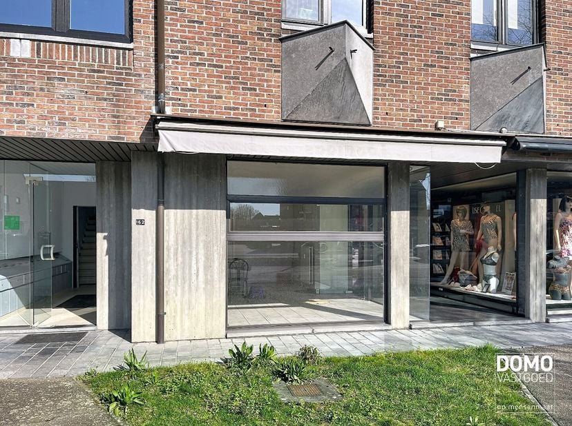 Bien professionnel à vendre
                    à 3510 Kermt