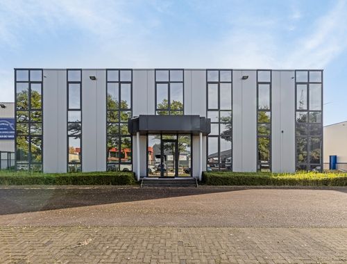                                         Espace de bureaux à louer à Lanklaar, € 500
